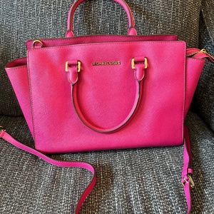 Michael Kors purse